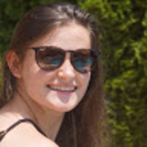 Meet your Posher, Caitlin